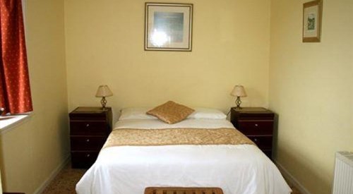 Kilmartin Hotel, Kilmartin 1