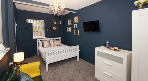 Townhouse PLUS @ 301 West Street Crewe, Crewe