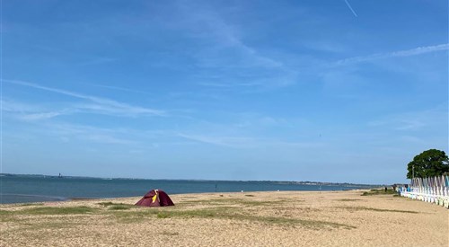 Beach Hut 34, West Mersea Beach, Colchester 4