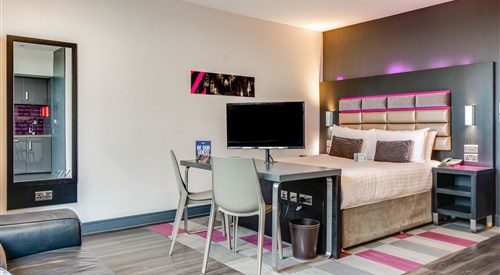 Roomzzz Chester City 2