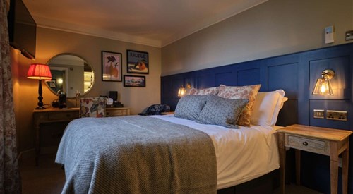 The Bear, Esher