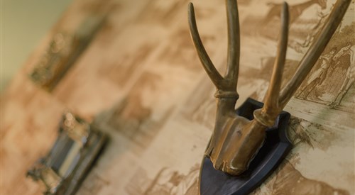 The Golden Eagle, Chester 3