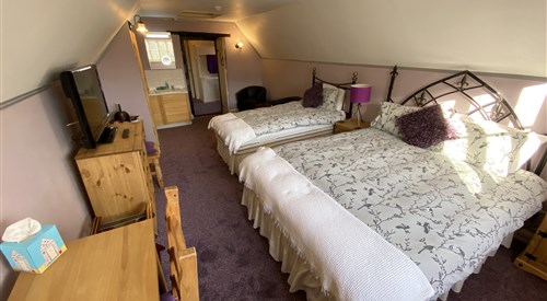 Yallands Farmhouse, Taunton 4