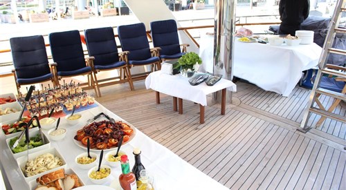 Absolute Pleasure Yacht, London 3