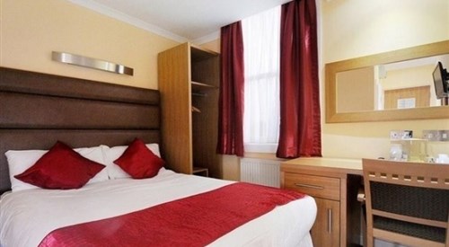 Lord Jim Hotel, Kensington, London 1