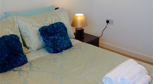 The Barony Suite Apartment, Cambuslang, Glasgow 1