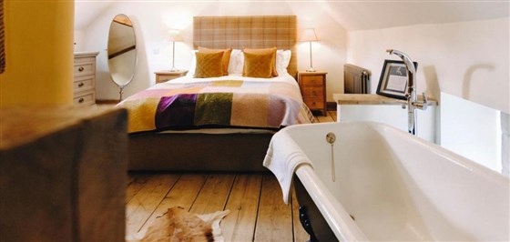 The Gin Trap Inn room