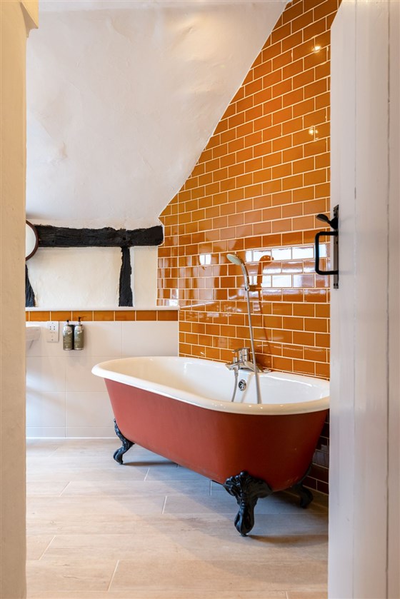 The Richard Onslow,  113 - 117 High St, Cranleigh Village, Surrey, GU6 8AU