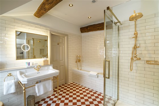 Eaton bedroom bathroom