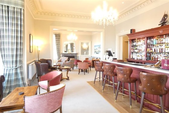 Lounge bar