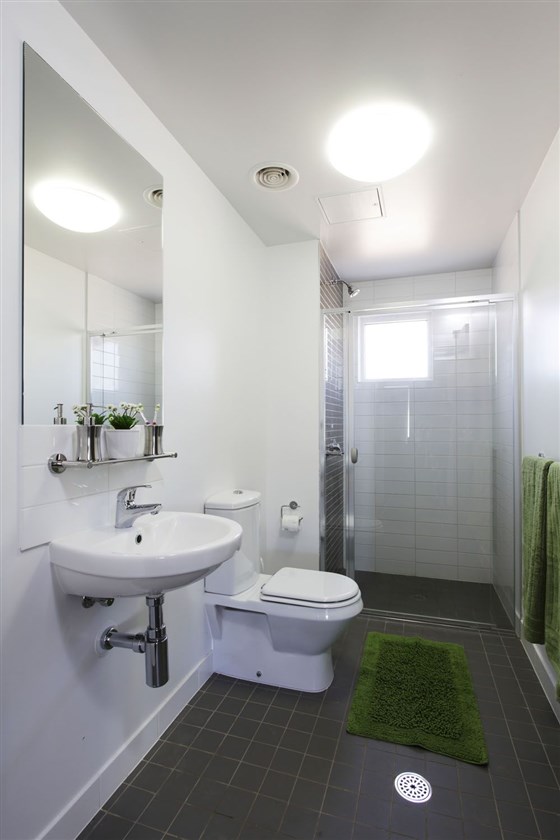 Five Bedroom Apartment bathroom
