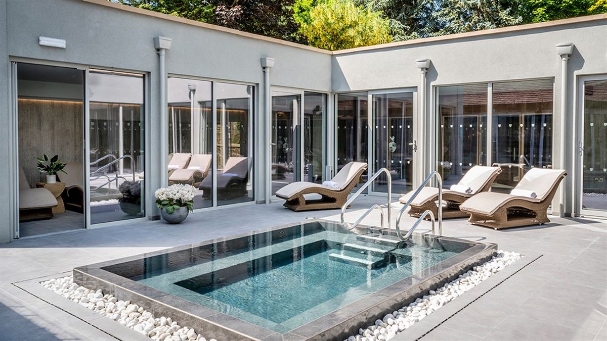 Hydropool im Freien