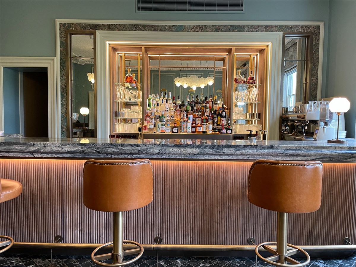Octagon Bar