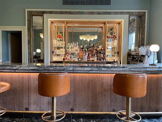 Octagon Bar