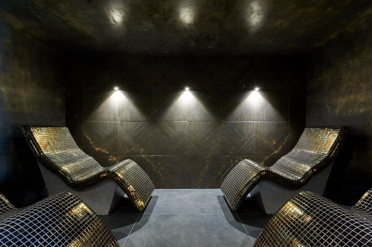 AmberRose Spa Relaxation Loungers