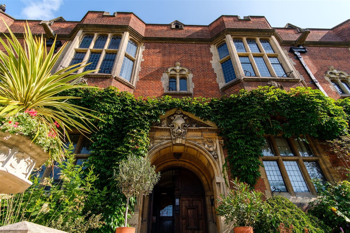 Ingresso principale del college 