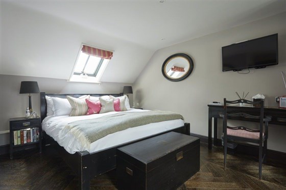 Bedroom, The Kingham Plough