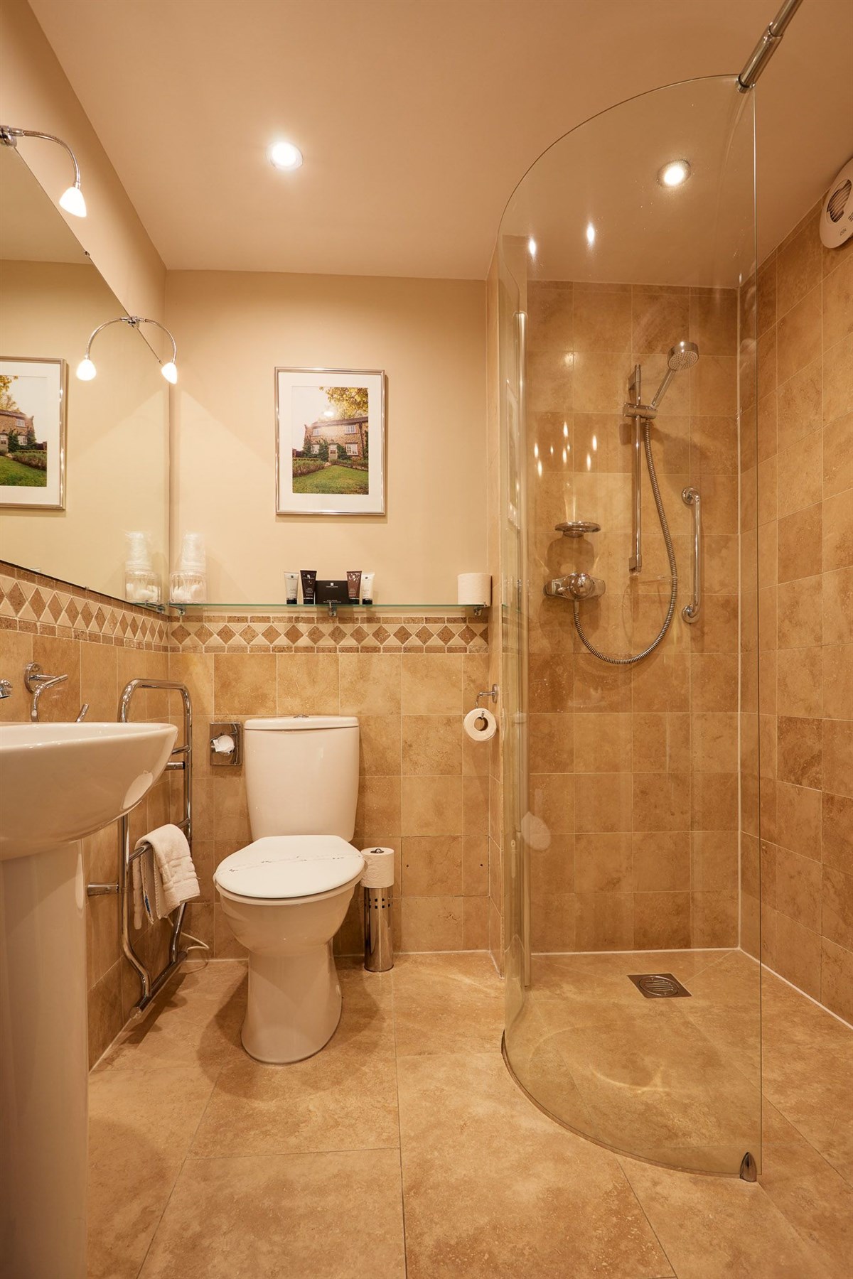  ensuite bathroom