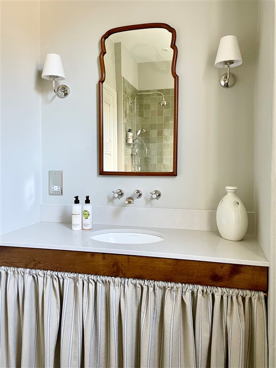 Larkspur Shower Room