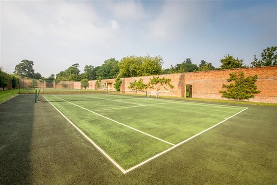 Hartwell-Tennisplätze im ehemaligen ummauerten Garten