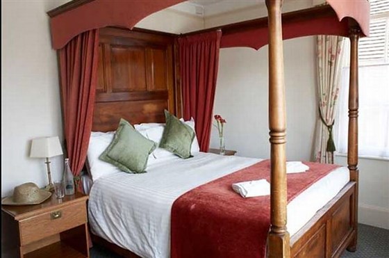 Four Poster