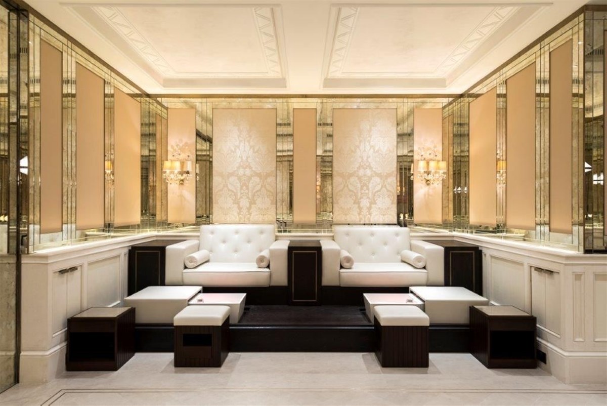 Nail salon