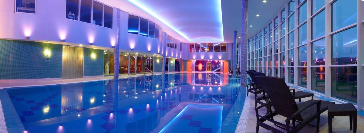The stunning 25m ozone pool