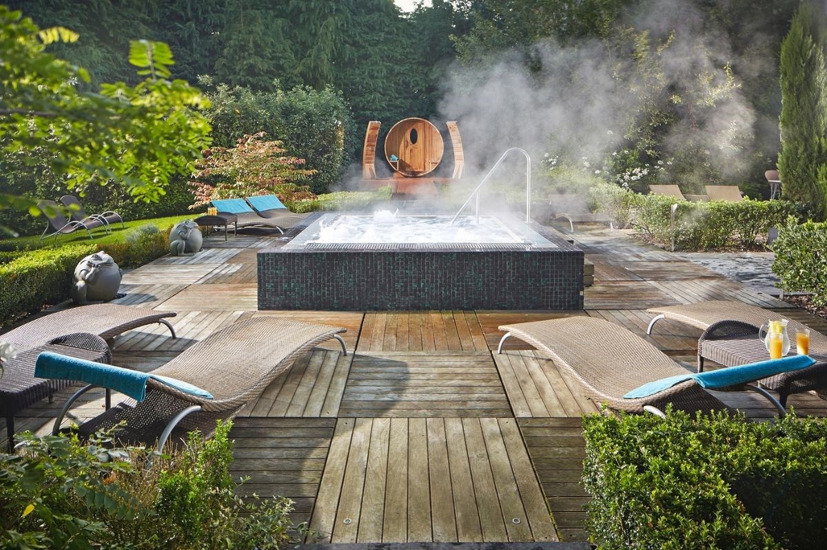 Outdoor Hot Tub
