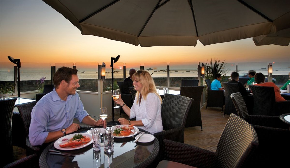 Al fresco dining