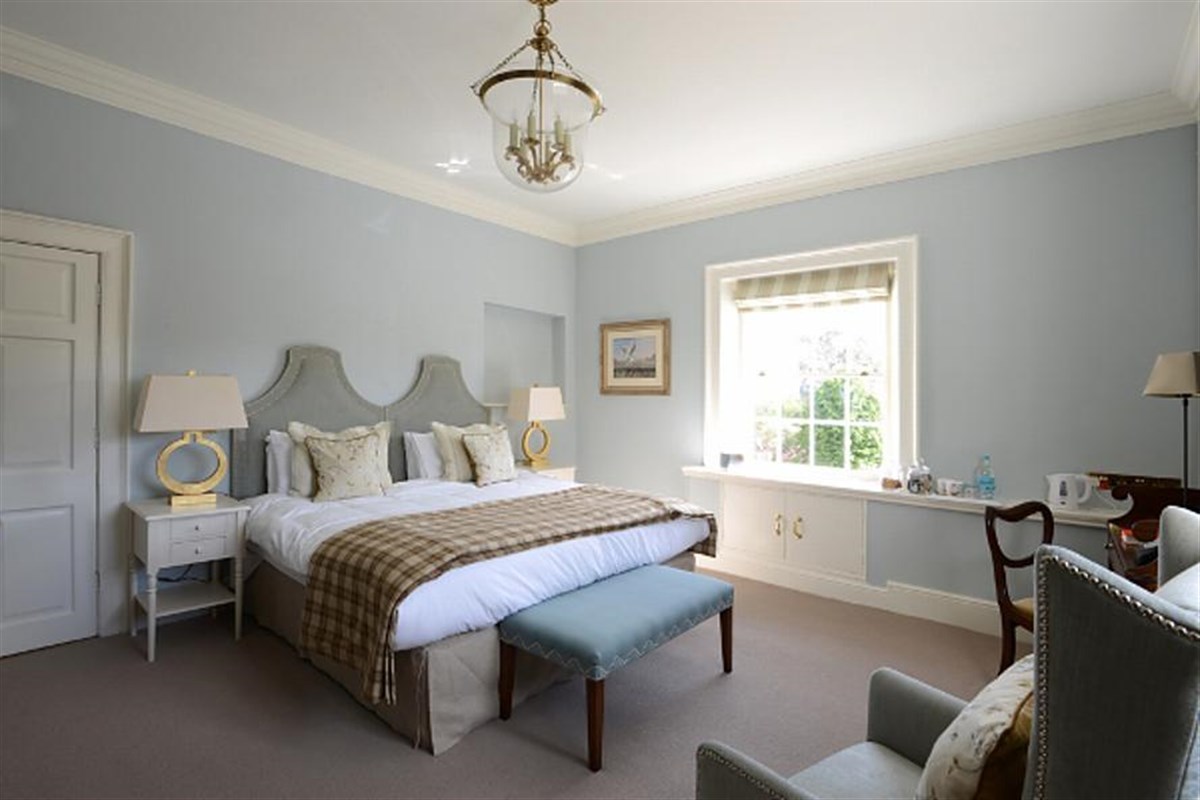 Victoria bedroom