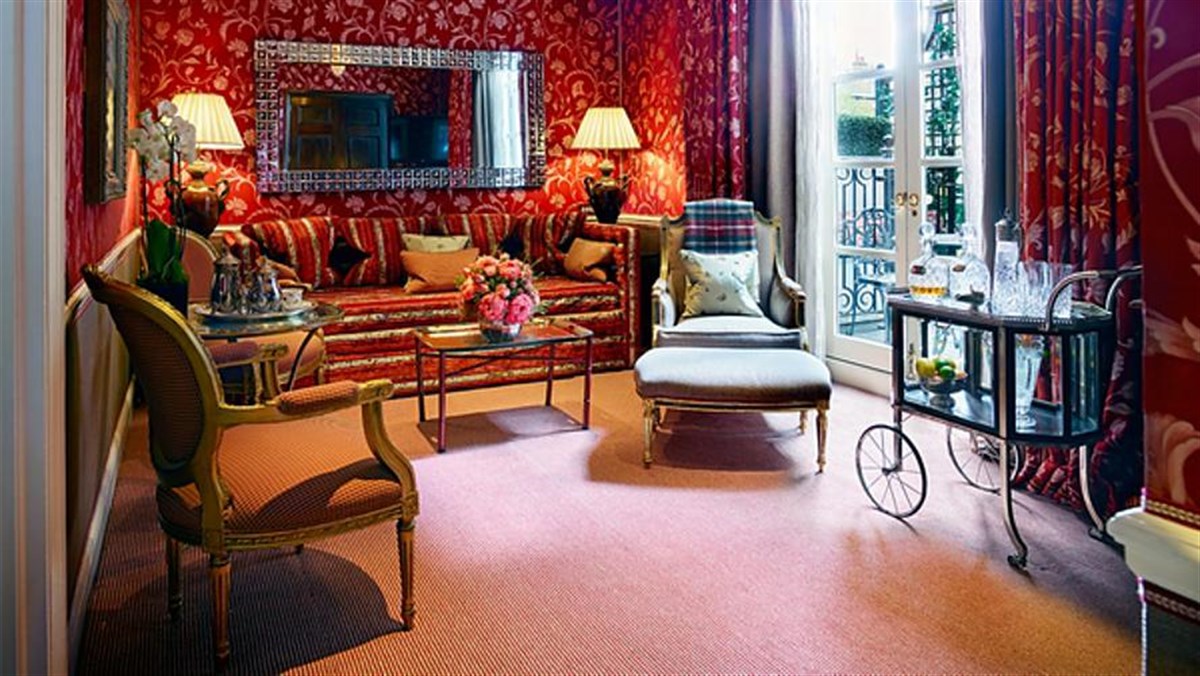 Victoria & Albert Suite