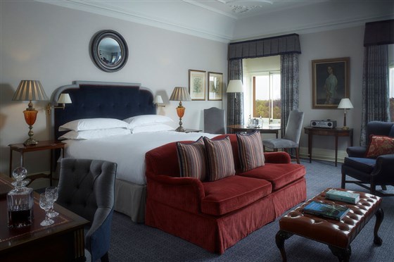 Henry James, Deluxe Suite