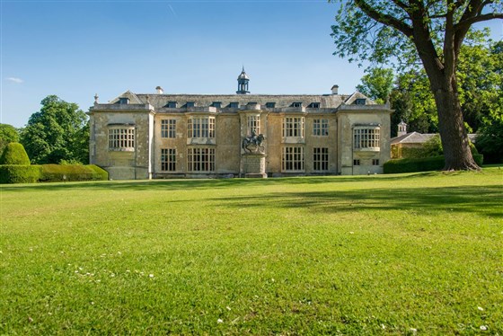 Hartwell House from front