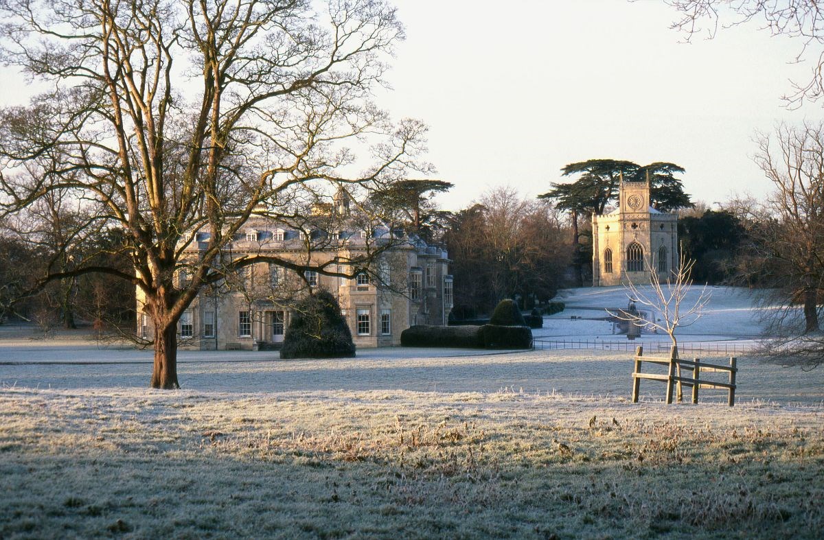 Hartwell House winter scene