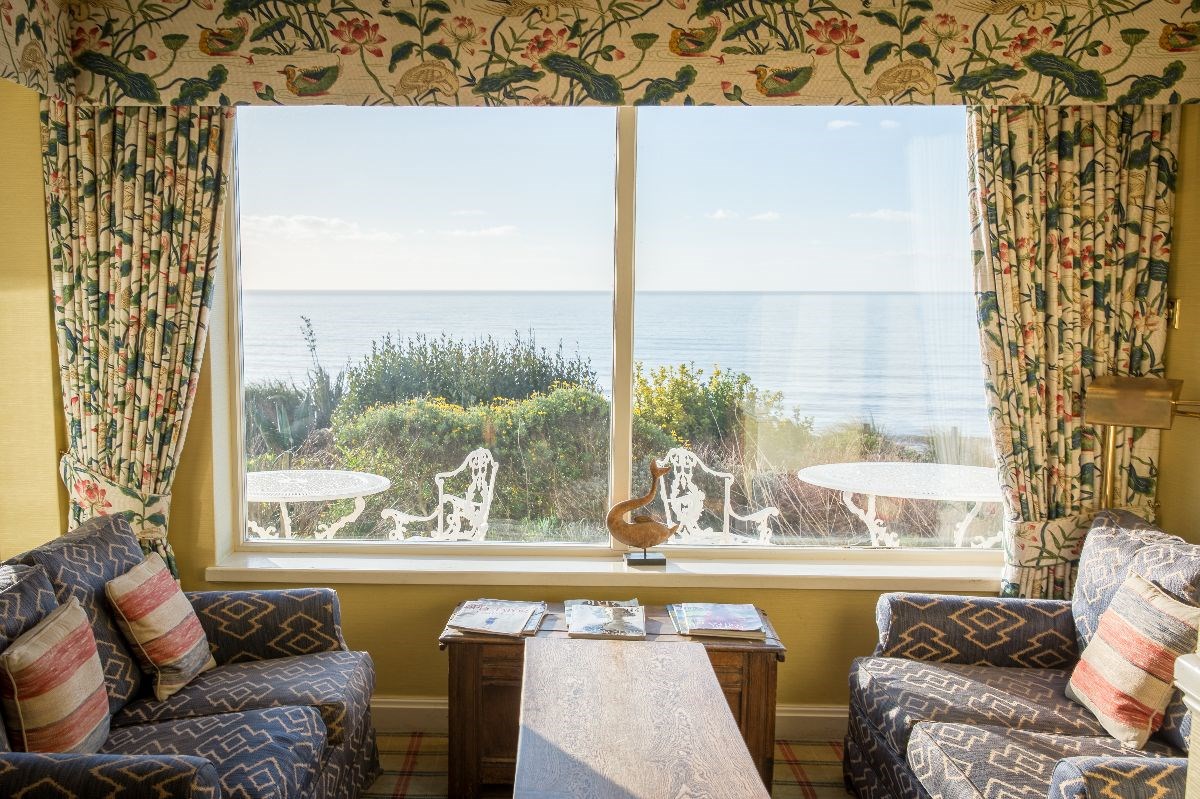 Cosy and elegant sitting areas with stunning views