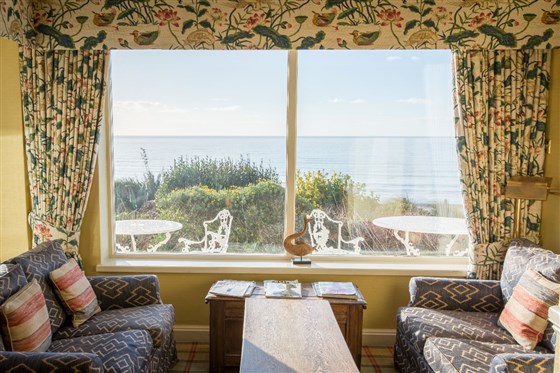 Cosy and elegant sitting areas with stunning views