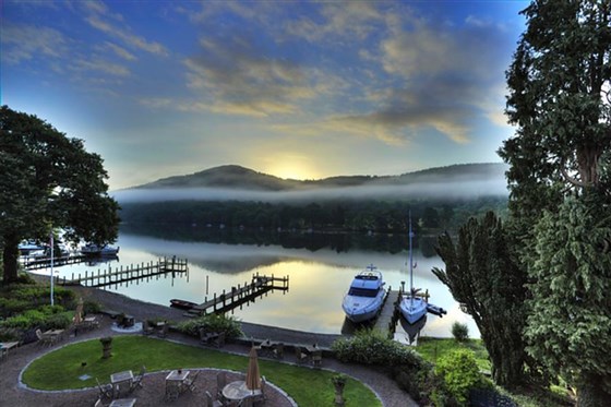 Ultimate Lakeview Room