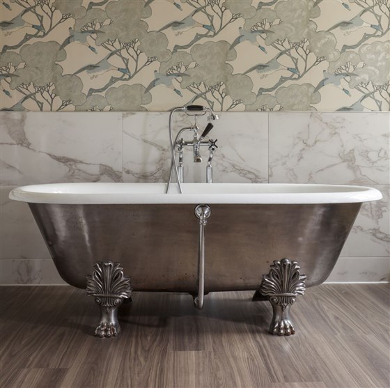 Room 15 bathroom