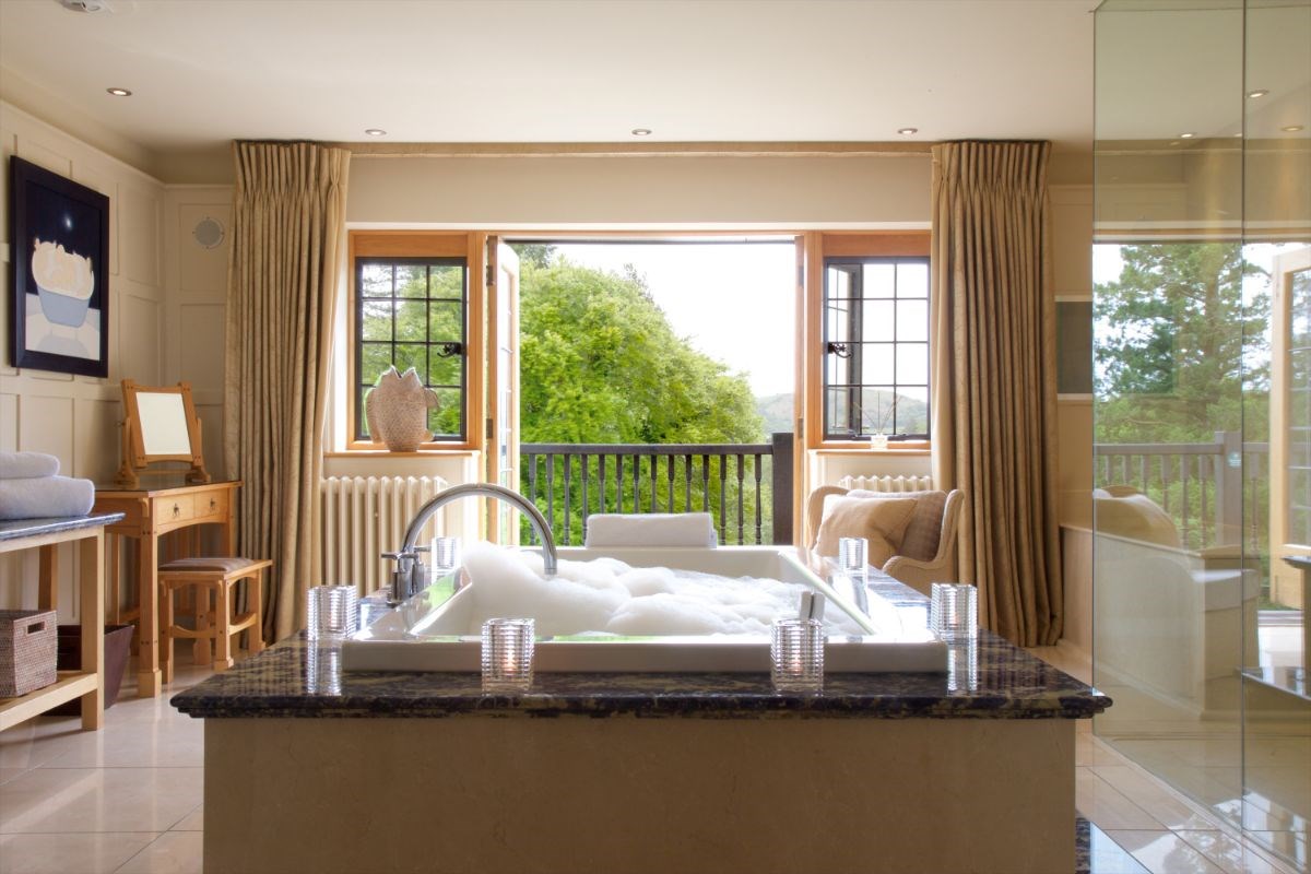 Spa Suite Bathroom
