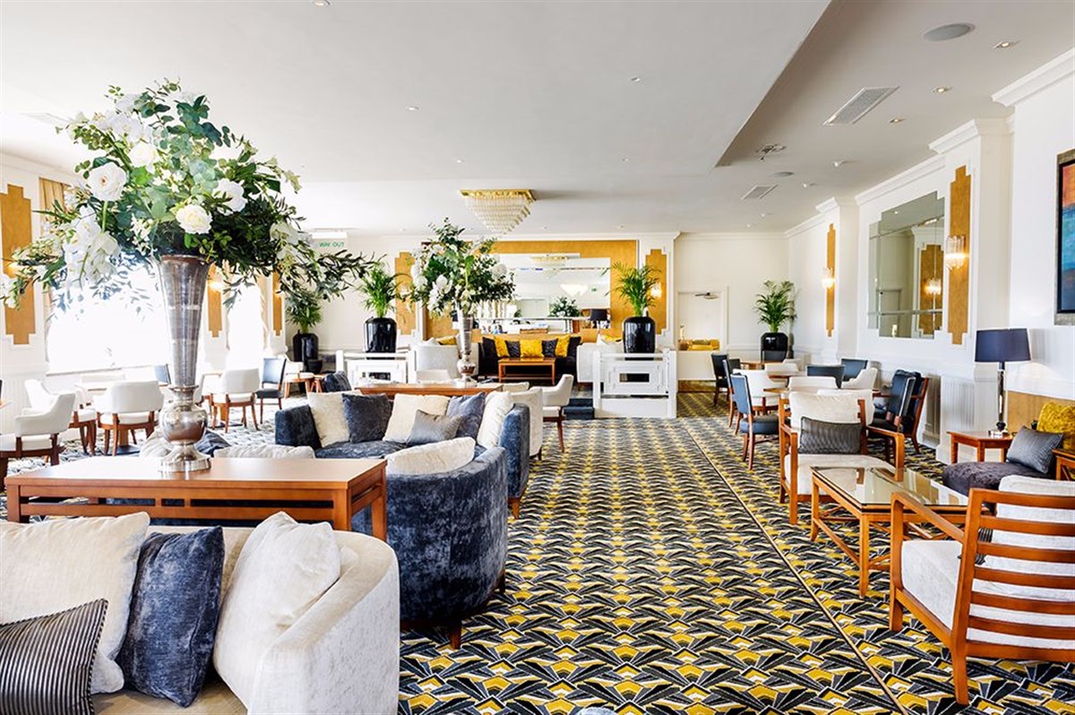 Terrace Lounge
