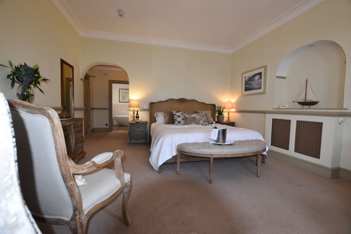 Combesgate Suite