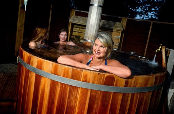 Hot tub
