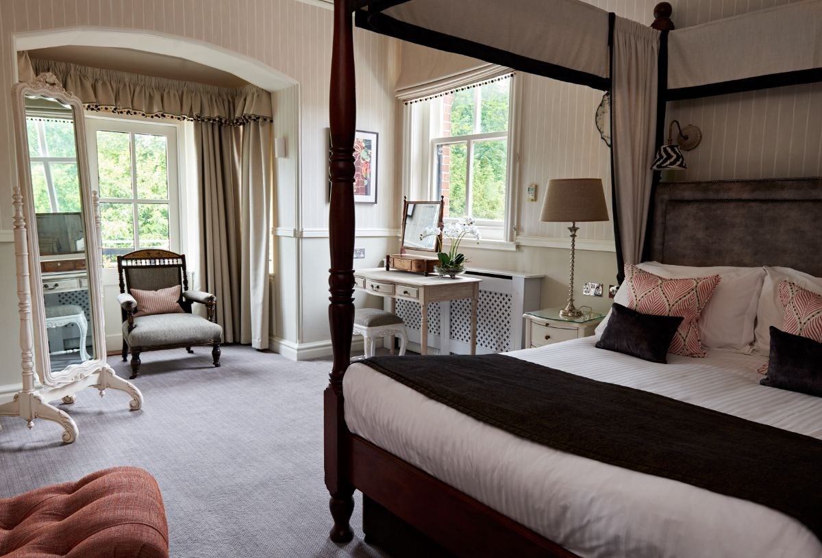 New Four Poster Manor Suite