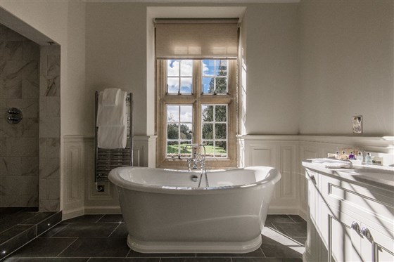 A bath with a view, State Suite