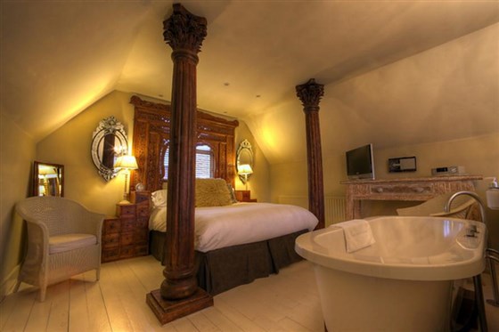 Opium bedroom