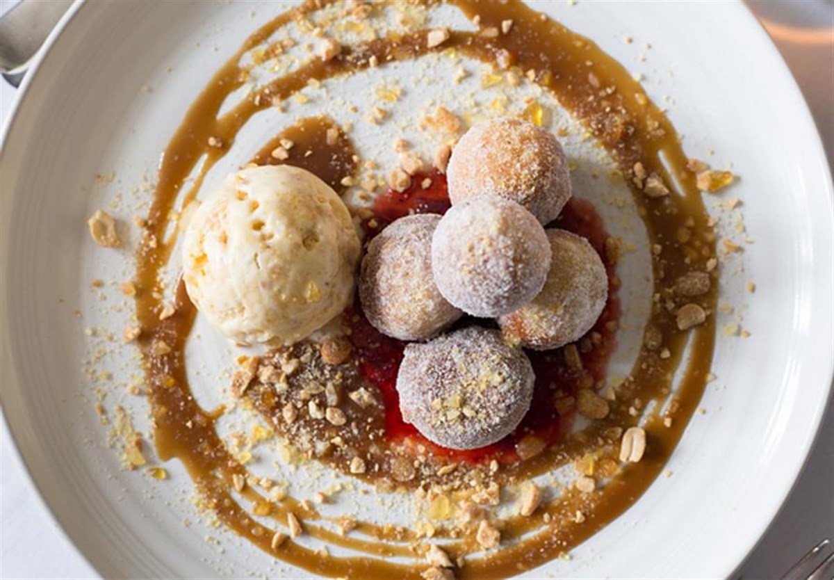 Dessert at Strattons