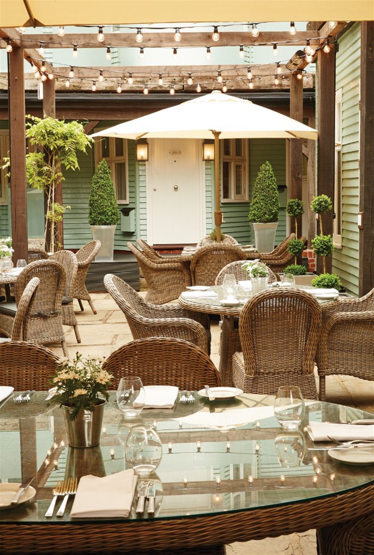 Al fresco dining 