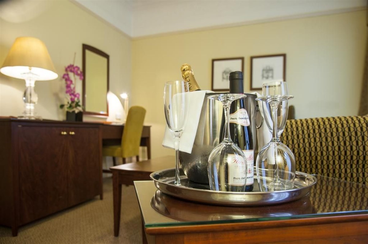 Macdonald Burlington Hotel