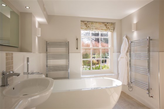 Superior Garden Bedroom - Bathroom