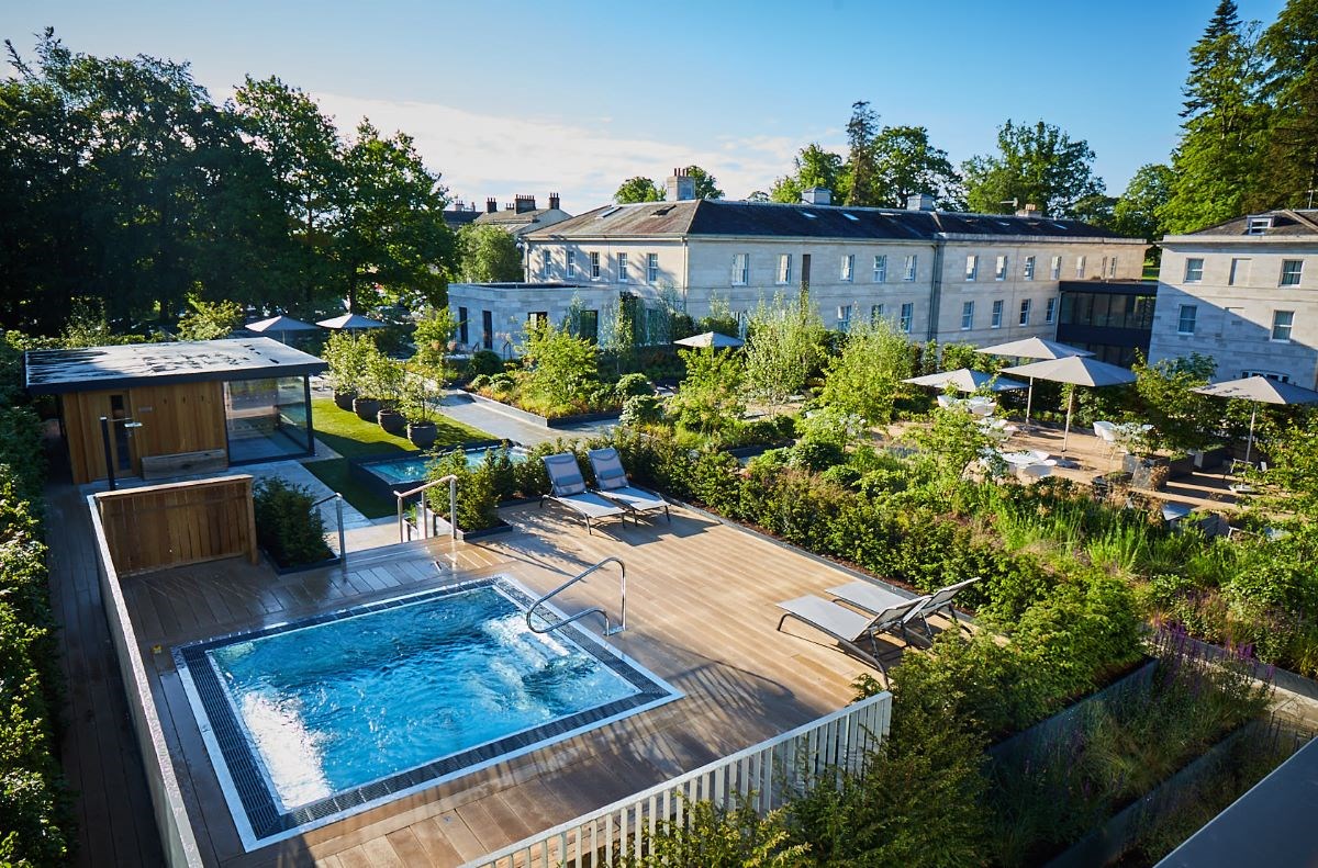 Roof Top Spa and Garden